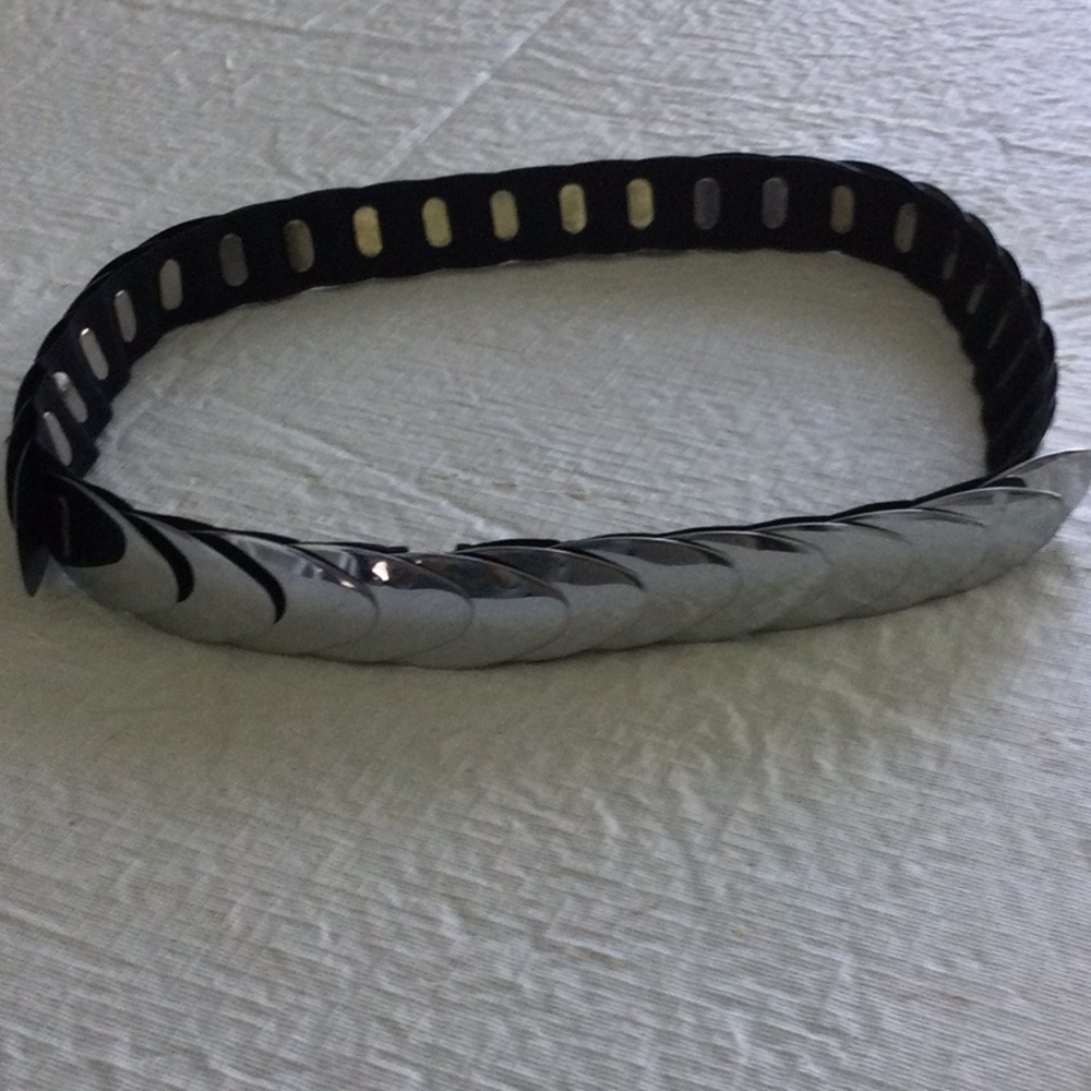 Woman’s Stretch Belt can stretch to 43” it really shines. Can dress up a outfit.